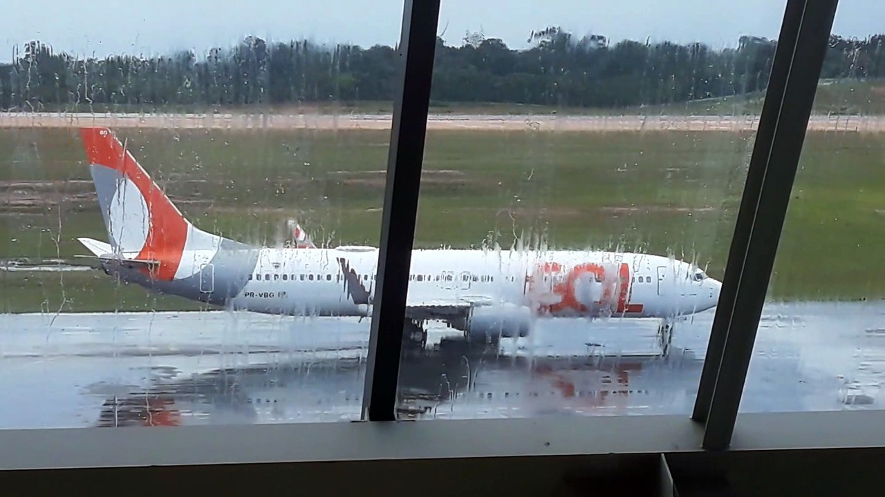 [SBEG Spotting]Boeing 737-800 PR-VBG inicia seu trajeto para a cabeceira da pista do Aeroporto de Manaus(21/12/2019)