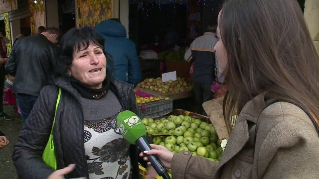 Festa, çmimet nuk lëvizin/ Tregtarët: Më të ulëta, por edhe më pak blerje