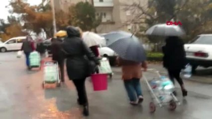 İzmir'de 60 saatlik su kesintisi vatandaşlar için çileye döndü