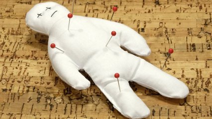 Sufre la peor venganza tras aceptar dar un beso de despedida a su ex novia