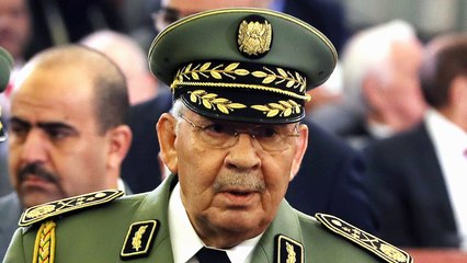 قايد صالح يفارق الحياة بعد أن عبر ببلاده لشط الأمان