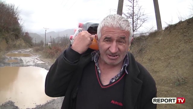 Report TV -Rruga e Kalivaçit në Dibër e pakalueshme, banorët: Asnjë ndërhyrje në 30 vite