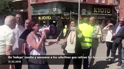Un macarra independentista insulta y amenaza a los que retiran los lazos amarillos