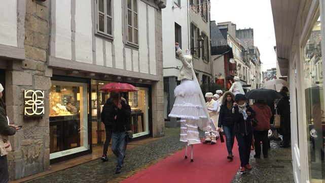Deux jours avant Noël, les Échappées de Noël animent les rues du centre-ville de