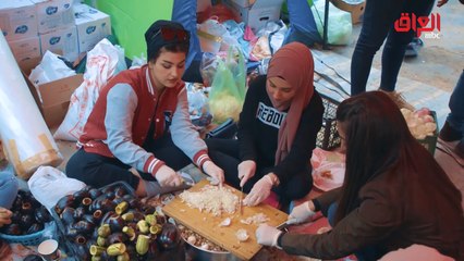 أجمل المشاهد واللقطات الإنسانية للمتظاهرين بساحة التحرير في بين أهلنا