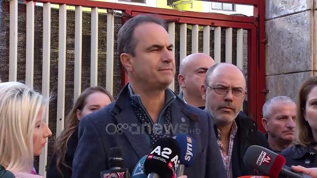 Ora News - PD denoncon mbylljen e shkollave të dëmtuara nga tërmeti