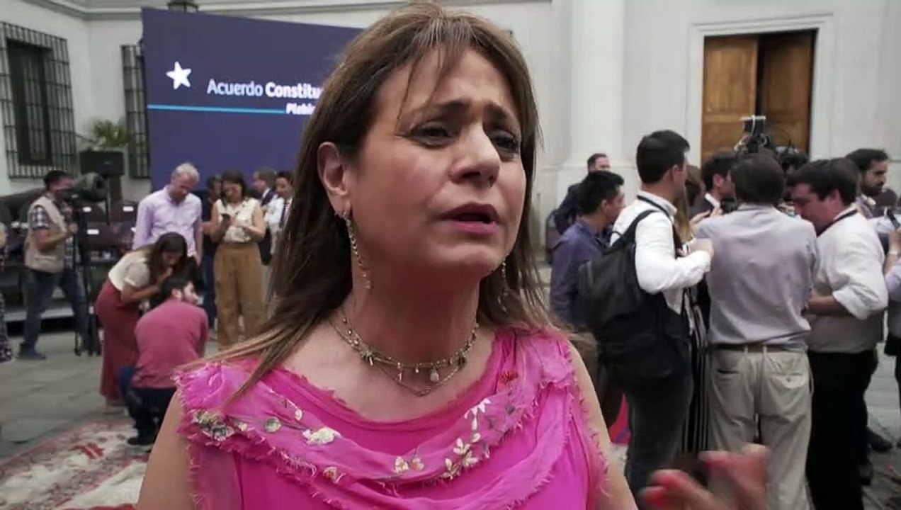 Presidente de Chile promulga ley que habilita plebiscito para cambiar la Constitución