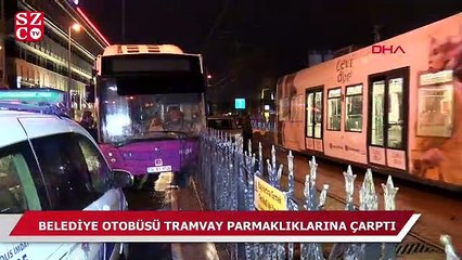 İstanbul'da otobüs tramvay parmaklıklarına çarptı