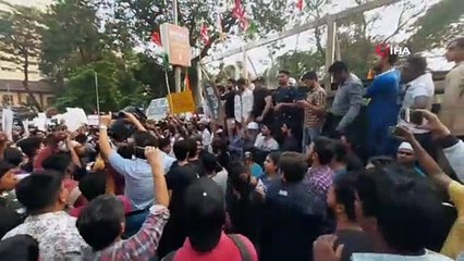 - Hindistan’daki gösterilerde ölü sayısı 23’e yükseldi