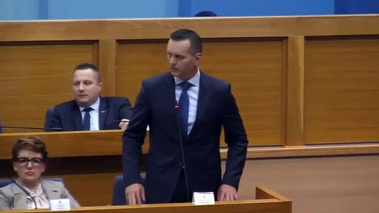 Sjednica NSRS :  Napad Lukača na Draška