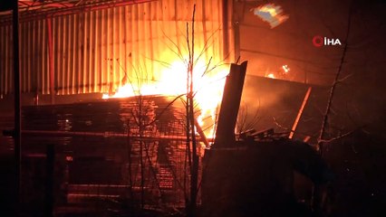 Bursa'da korkutan yangın, 3 fabrika küle döndü