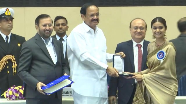 National Film Awards : Keerthi Suresh Receive Best Actress award From VP Naidu