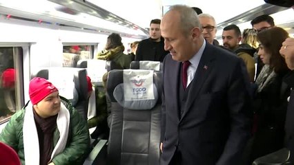Bakan Turhan, YHT ile özel gereksinimli kişileri Ankara'dan Konya'ya uğurladı (3)