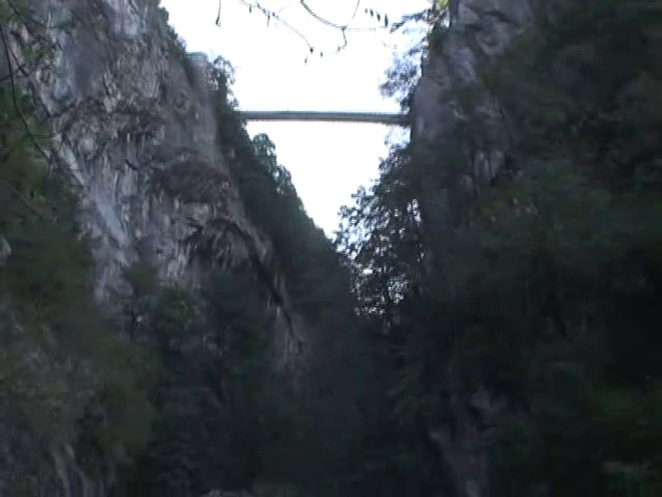 Sur les rives du Chéran du Pont de l’Abîme – Cusy 74540 – Massif des Bauges