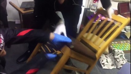 Zeytinburnu'nda uyuşturucu satıcıları suçüstü yakalandı - İSTANBUL