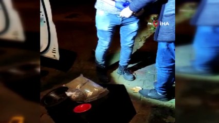 Narkotik köpeği, hoparlörün içinde 2 kilogram uyuşturucu buldu