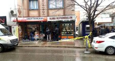 İzmir'de soyguncular 2 kişiyi vurup, 1,5 kilo altınla kaçtı