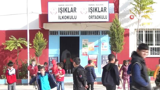 Öğretmenler ağaç ev yaptı, öğrencilerin devamsızlık problemi kalmadı
