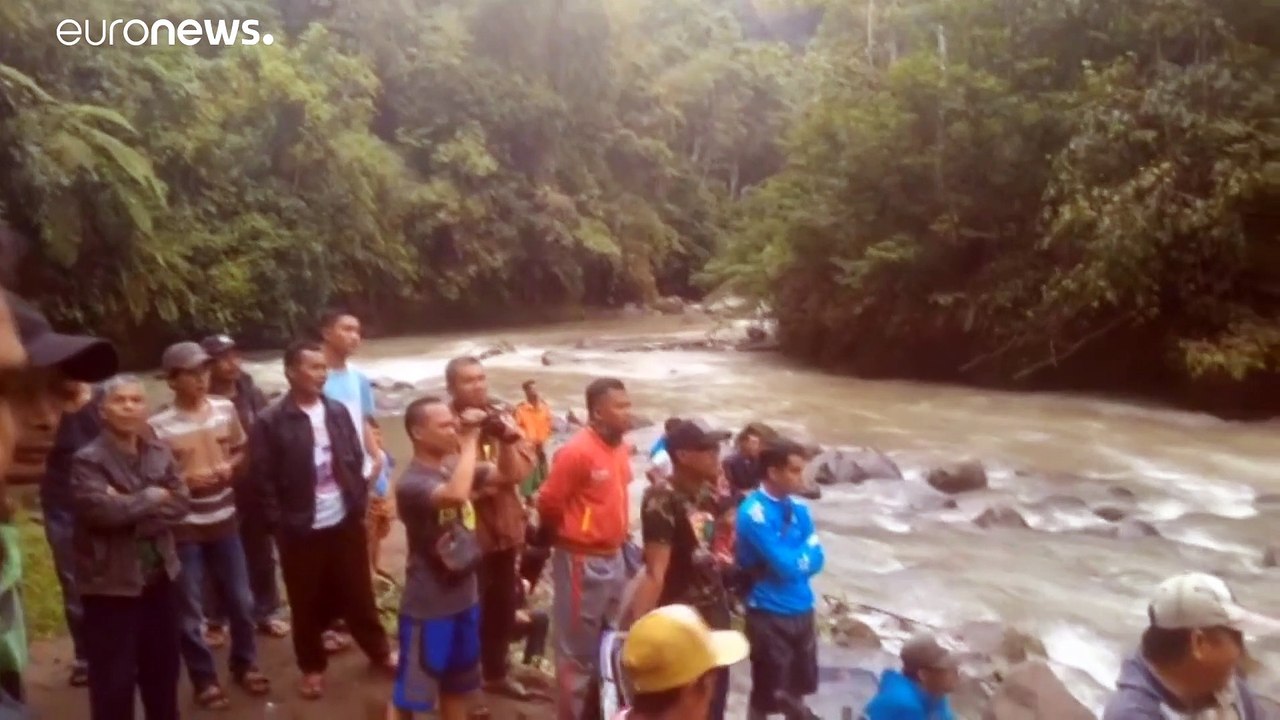26 Tote durch Busunglück auf Sumatra