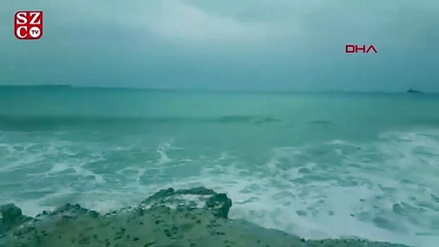 Fırtınada denizde mahsur kalan bir kişi böyle kurtarıldı