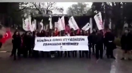 Türkiye Gençlik Birliği, Las Tesis eylemi yapan kadınları protesto etti: "Katil ve tecavüzcü ithamlarıyla devletimizi, yargı organlarımızı suçlayan anlayışı reddediyoruz"