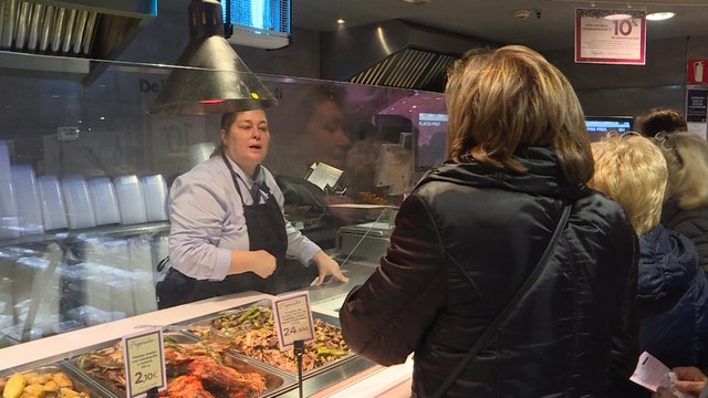 Platos preparados para disfrutar de la cena de Nochebuena