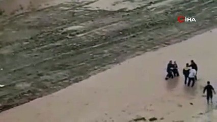 Adana'da 10 yaşındaki çocuk sele kapıldı