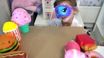 Disney Doutora Brinquedos com Sophia e Isabella -  Cuidando dos Brinquedos