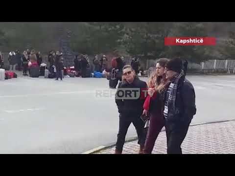 Report TV - Festat e fundvitit, radhë të shumta automjetesh në Kakavijë dhe Kapshticë