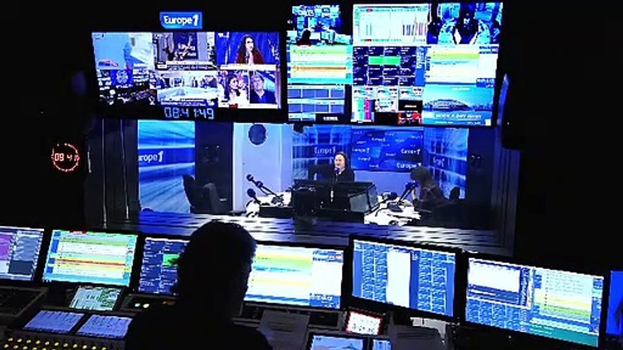 POUR LES FÊTES - Le plat de Pierre Hermé : gâteaux en forme de pomme de pain et macarons