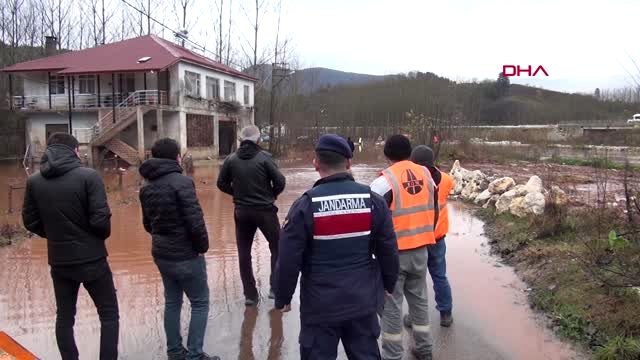 Bartın dere taştı, bartın- kastamonu yolu ulaşıma kapandı