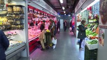 Los españoles abarrotan los mercados a pocas horas de la Nochebuena