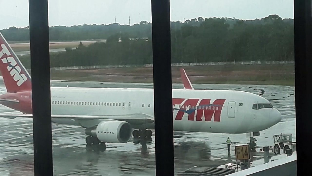 [SBEG Spotting]Boeing 767-300ER PT-MSZ inicia pushback antes de decolar para Guarulhos(21/12/2019)