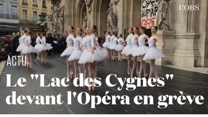 L’Opéra Garnier en grève interprète un extrait du « Lac des cygnes » sur son parvis
