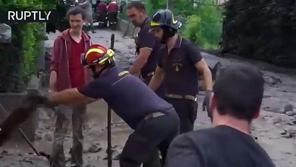 Deslizamiento de tierra arrasa este pueblo en los Alpes