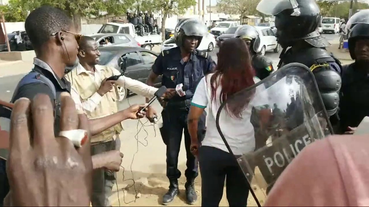 Marche interdit Par Le Prefet - l' arrestation des militants