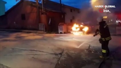 Seyir halindeki otomobil alev topuna döndü! O anlar kamerada