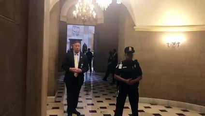 "¡Señor presidente, que le jodan!": Trump recibe una inesperada bienvenida en el Capitolio