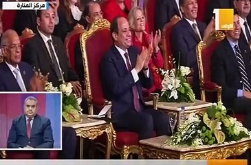 شاهد.. السيسى يتفاعل مع ذوى القدرات الخاصة ويرفع يده على شكل قلب