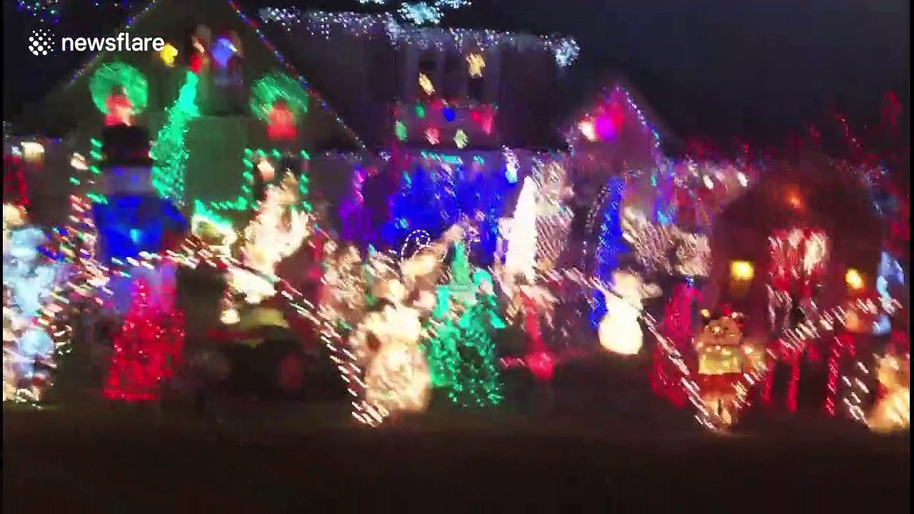 Lit! Insane Christmas display with 70,000 lights in Chicago suburb