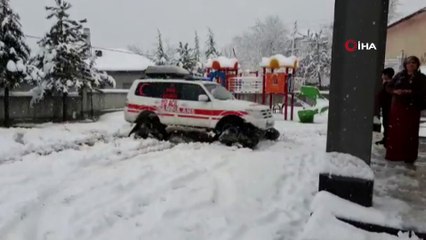 Hemodiyaliz hastaları paletli ambulansla kurtarıldı