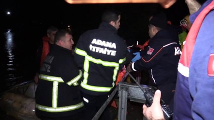 Sele kapılan otomobildeki 4 kişi kurtarıldı - ADANA