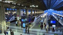 Greve dos transportes complica natal dos franceses