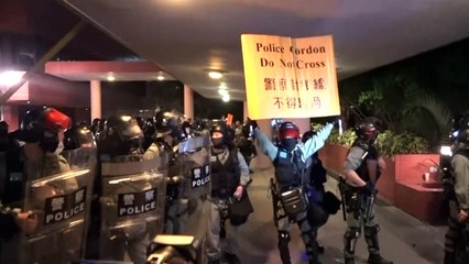 Víspera de Navidad plagada de violencia en protestas en Hong Kong