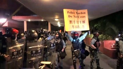 Víspera de Navidad plagada de violencia en protestas en Hong Kong