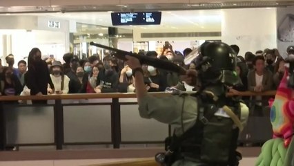 홍콩, 성탄절 이브에도 격렬 시위...최루탄·화염병도 등장 / YTN