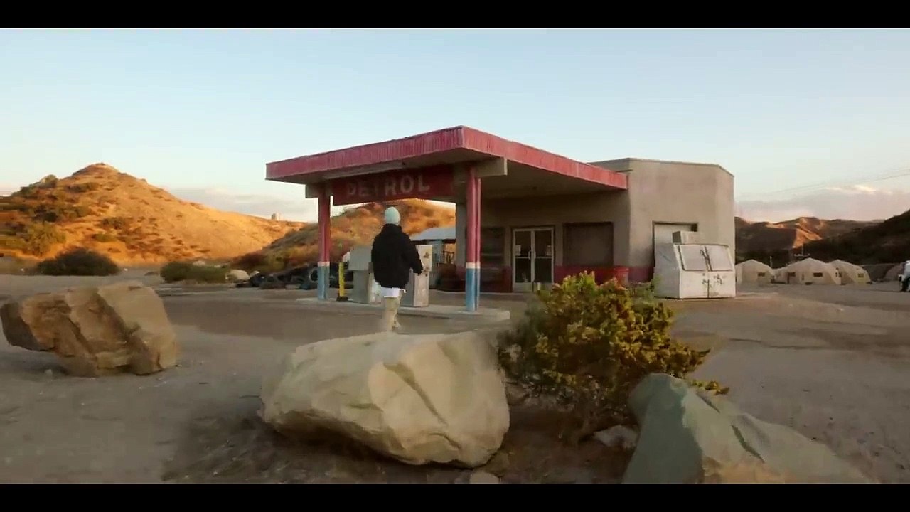 Regardez Justin Bieber qui annonce par surprise la sortie de son premier album depuis 5 ans : "Mon passé, mes erreurs, toutes les choses que j'ai traversées. Je crois que je suis exactement là où je suis censé être"