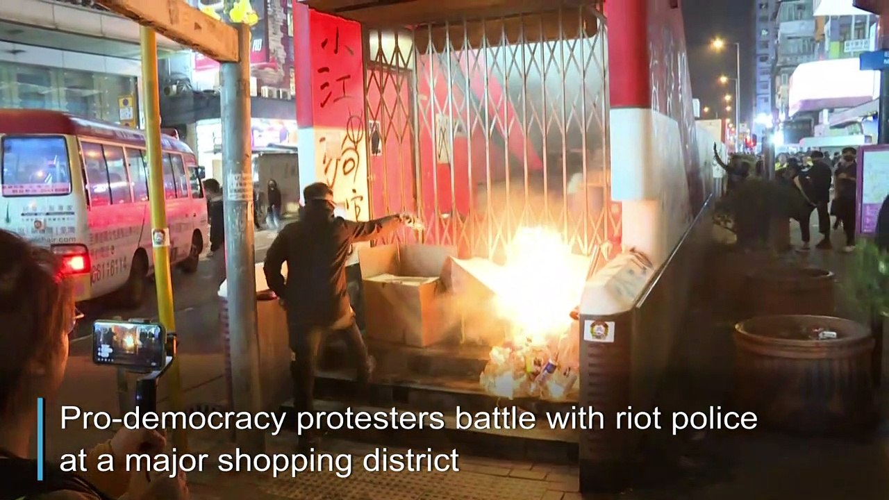 Christmas Eve chaos in Hong Kong as police and protesters clash