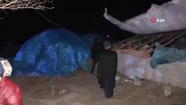 Erzincan’da Fırtına Çatıları Uçurdu, Ağaçları Kökünden Söktü
