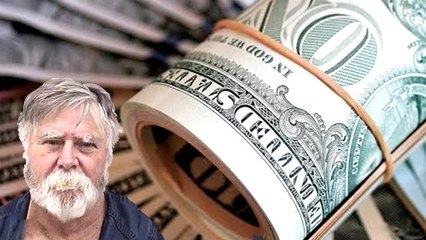 Beyaz sakallı soyguncu, çaldığı paraları, "İyi Noeller" diyerek etrafa saçtı